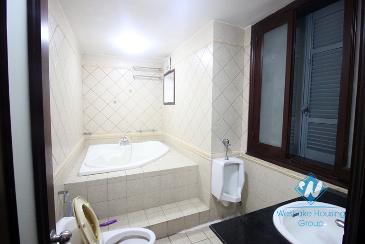 Lakeside house for rent in Trich Sai, Tay Ho, Ha Noi
